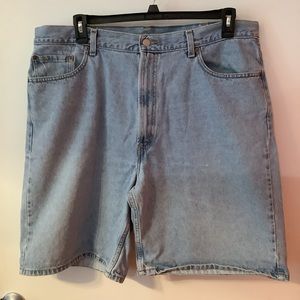 Men’s Levi’s 550 light wash shorts